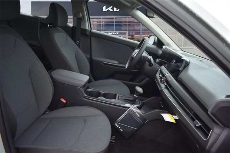 New 2025 Kia K4 LXSImage 13