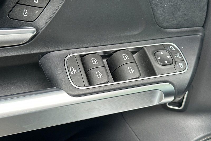 2024 Mercedes-Benz EQB 300Image 12