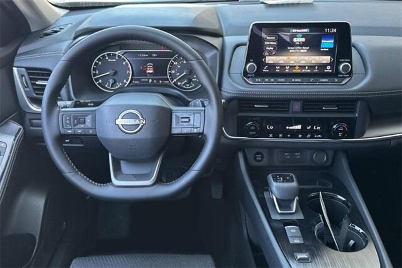 New 2025 Nissan Rogue SVImage 11