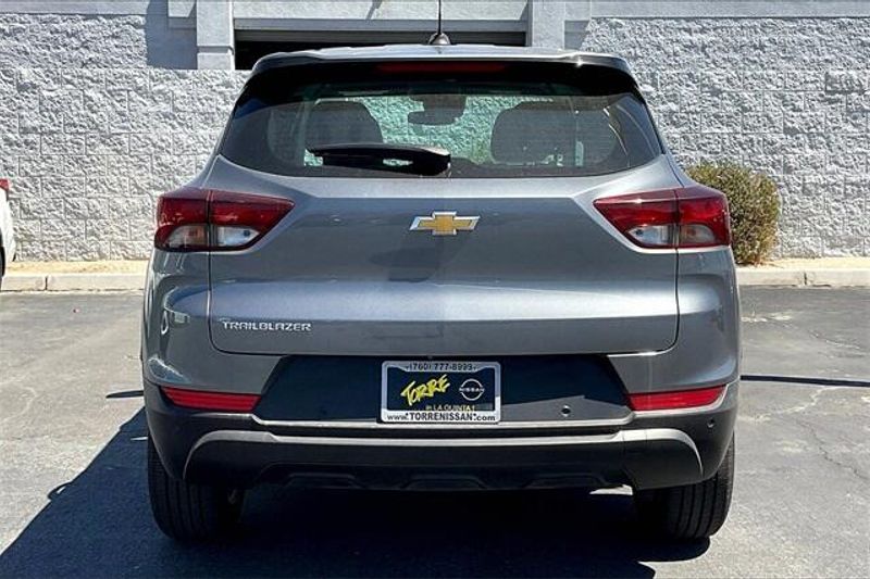 2021 Chevrolet Trailblazer LS photo 3