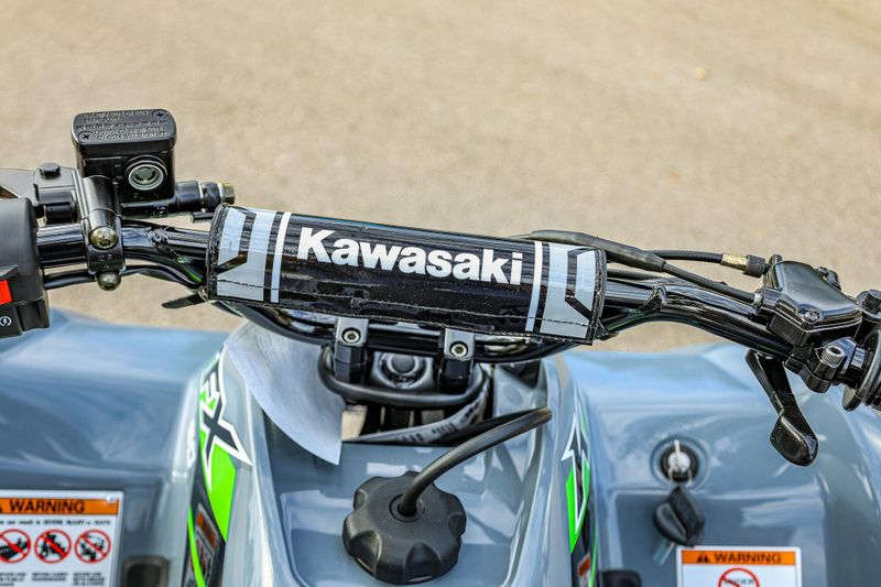 2025 Kawasaki KFX 50  BATTLE GRAYImage 2