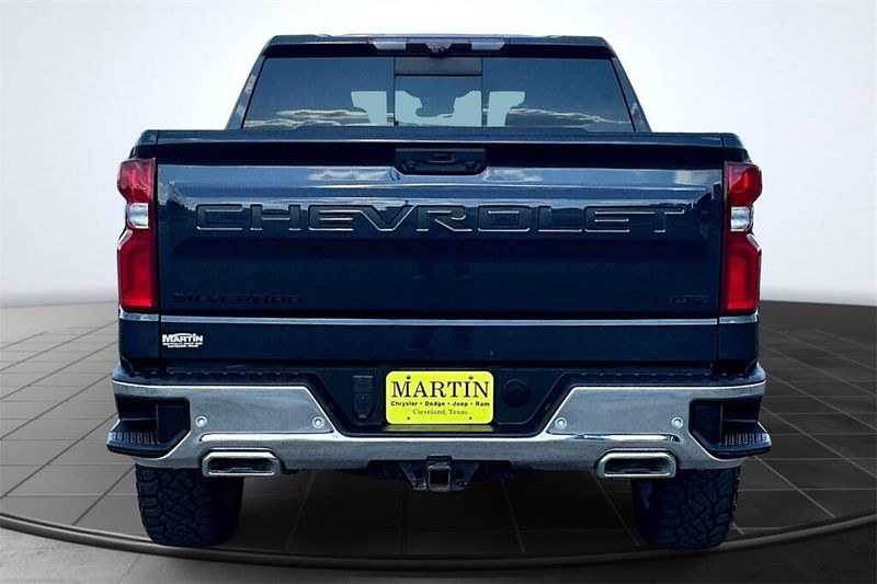 2022 Chevrolet Silverado 1500 LTZ photo 3