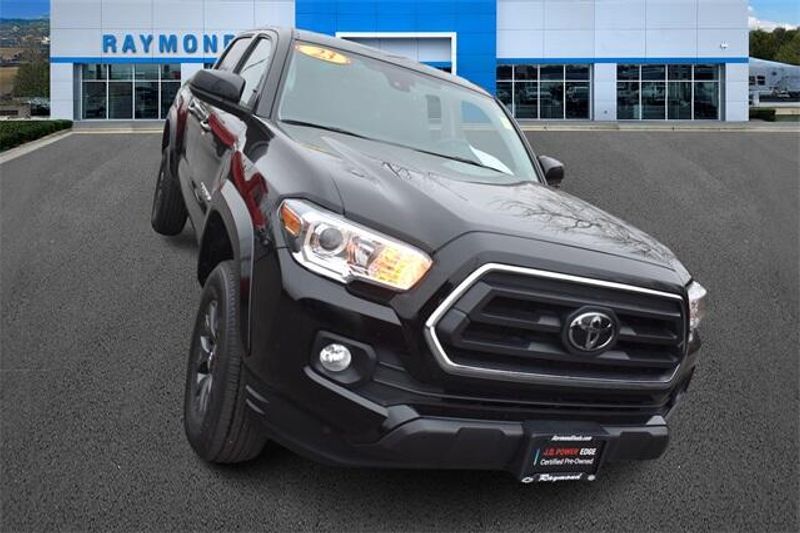 2023 Toyota Tacoma TRD Off-RoadImage 9