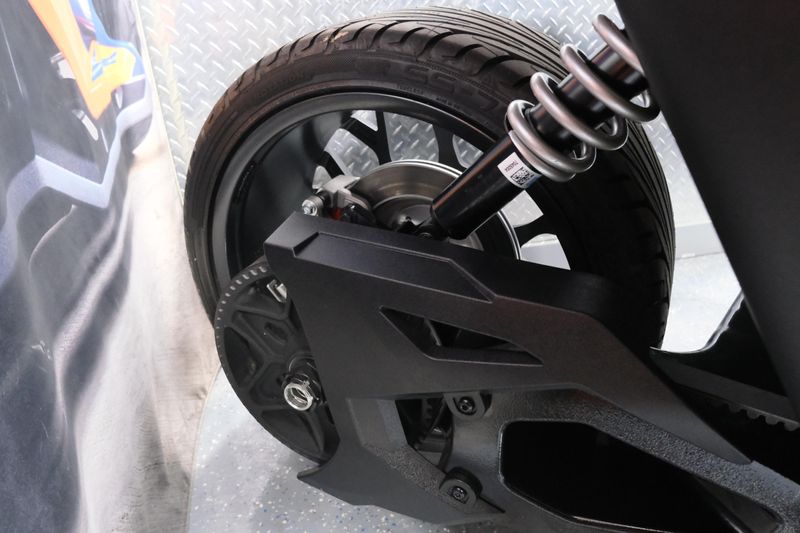 NEW 2025 POLARIS SLINGSHOT SL AUTODRIVE  in a JET BLACK exterior color. Family PowerSports (877) 886-1997 familypowersports.com 