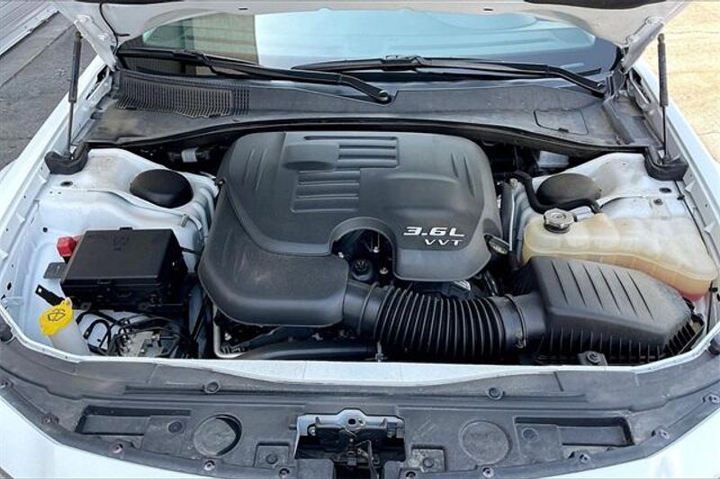 Used 2023 Chrysler 300 TouringImage 9