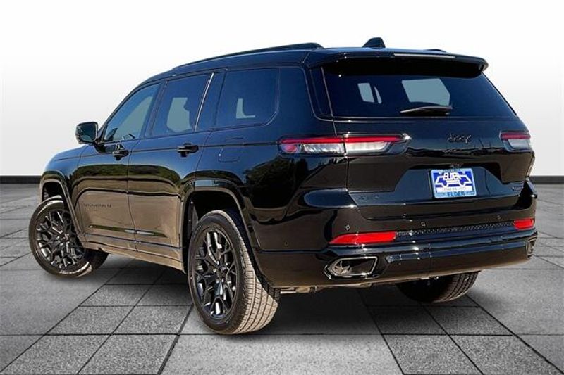 2025 Jeep Grand Cherokee L Summit Reserve 4x4Image 3