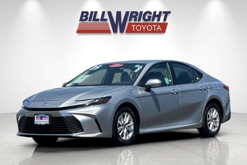 Used 2025 Toyota Camry LEImage 7