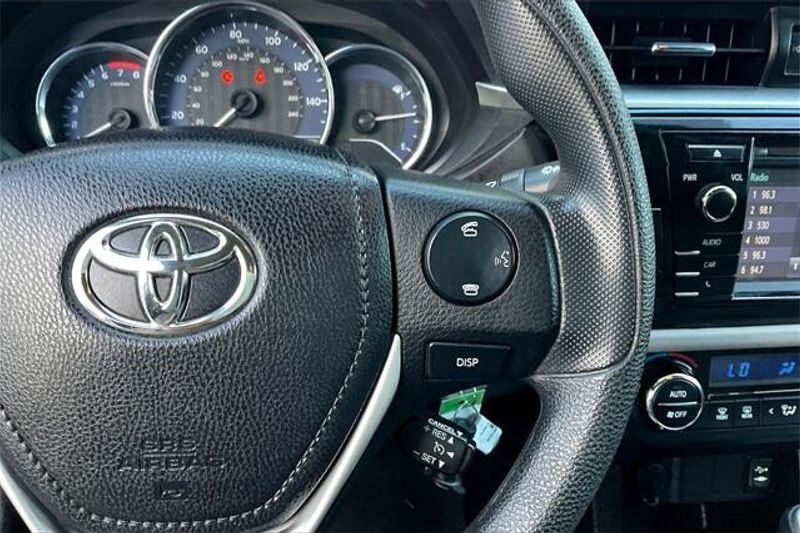 2016 Toyota Corolla LEImage 19