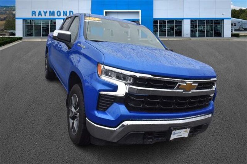 Used 2025 Chevrolet Silverado 1500 LTImage 9