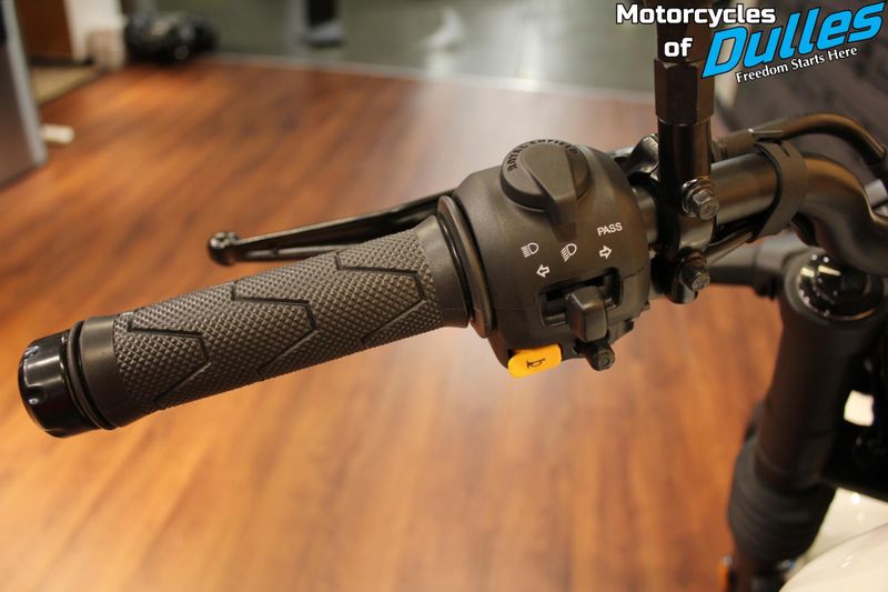 New 2026 Royal Enfield Guerrilla 450 Image 9