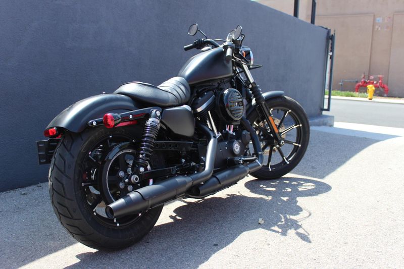 2022 Harley-Davidson Sportster Iron 883 Image 2