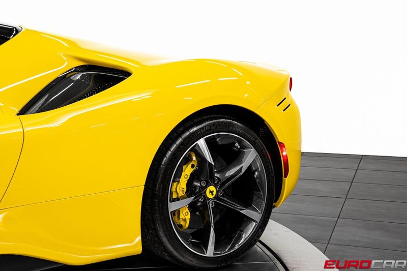 2022 Ferrari SF90 Stradale *CARBON FIBER INTERIOR * FRONT PPF*Image 19