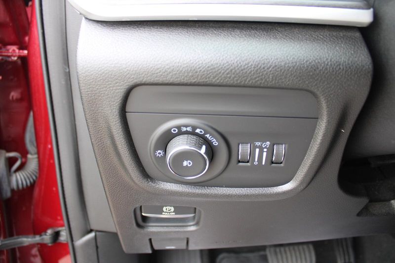 2021 Jeep Grand Cherokee Limited photo 13