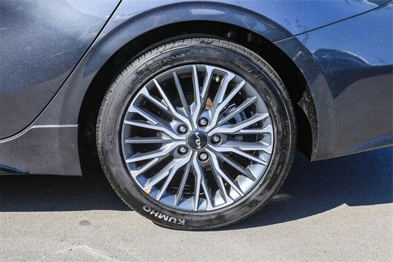 2023 Kia Forte GT-LineImage 11