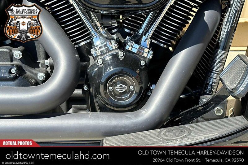 2018 Harley-Davidson Softail in a BLACK W/PINSTRIPE exterior color. BMW Motorcycles of Temecula – Southern California (951) 506-6903 bmwmotorcyclesoftemecula.com 