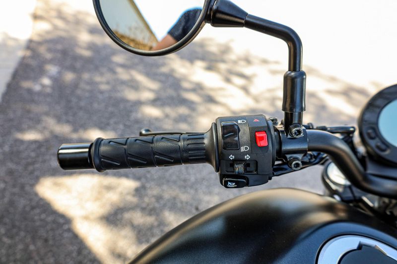 2025 Kawasaki ELIMINATOR ABS  METALLIC FLAT SPARK BLACK Image 10
