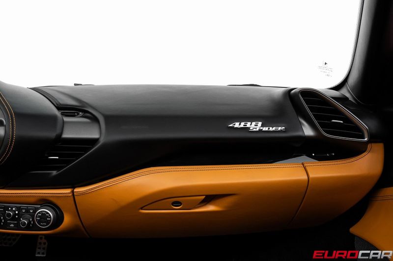2017 Ferrari 488 Spider *CARBON INTERIOR * IMMACULATE CONDITION*Image 35