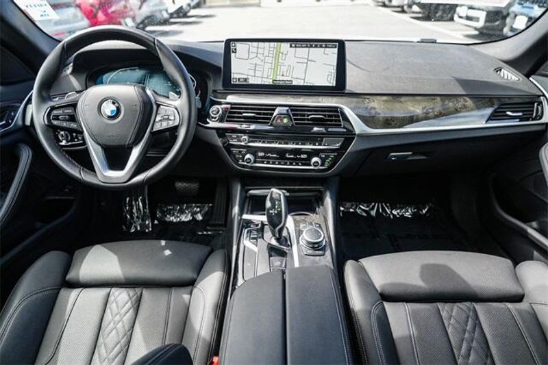 2022 BMW 5 Series 530iImage 13