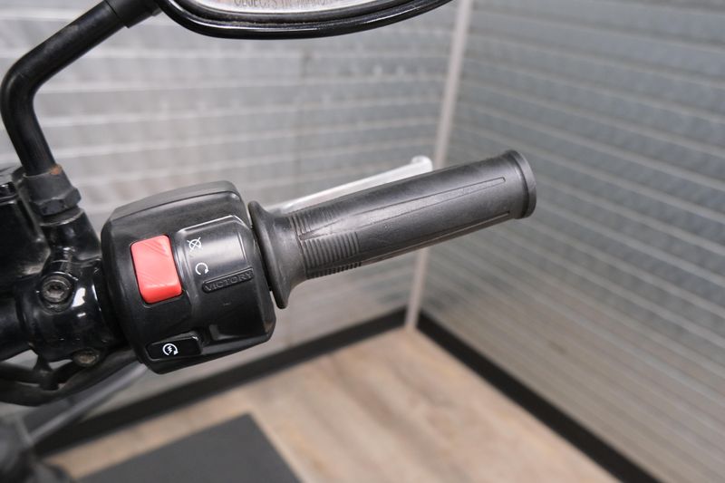 USED 2017 VICTORY OCTANE Image 17