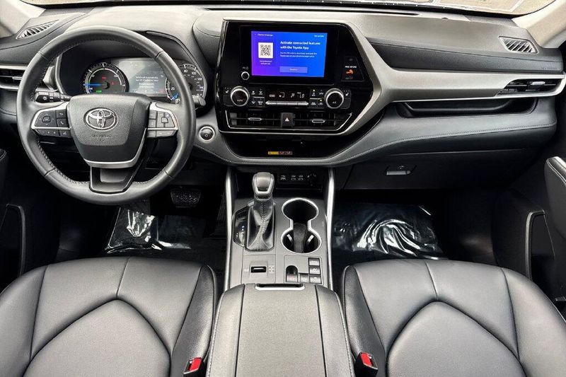 Used 2026 Toyota Highlander Hybrid XLEImage 12
