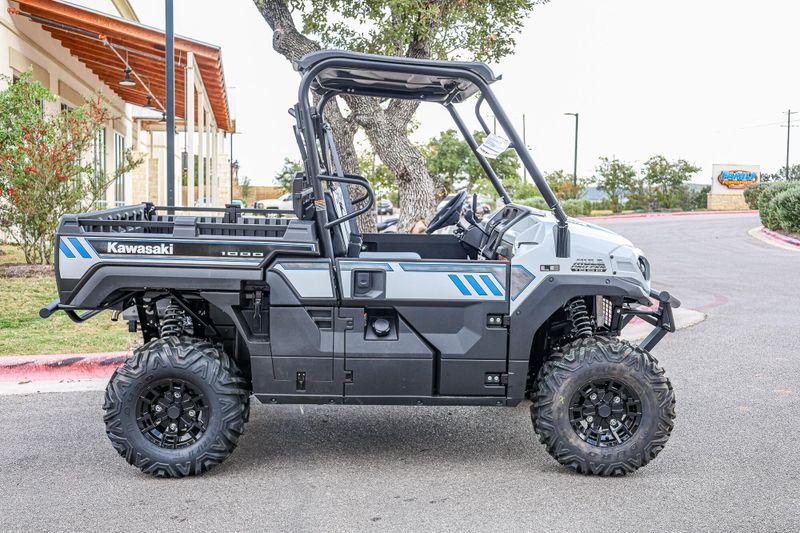 2025 Kawasaki MULE PROFXR 1000 LE  ICE GRAYImage 3