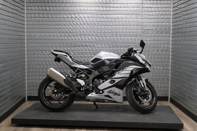 USED 2025 KAWASAKI NINJA ZX4RR ABS Image 2