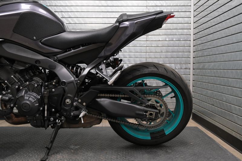 USED 2024 YAMAHA MT09 Image 16
