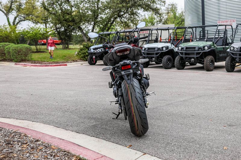 NEW 2025 YAMAHA MT09 Image 14