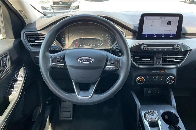 Used 2022 Ford Escape SEImage 4
