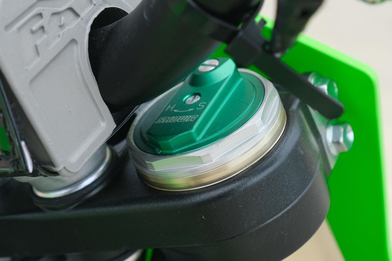 2025 Kawasaki KX450 LIME GREEN Image 15