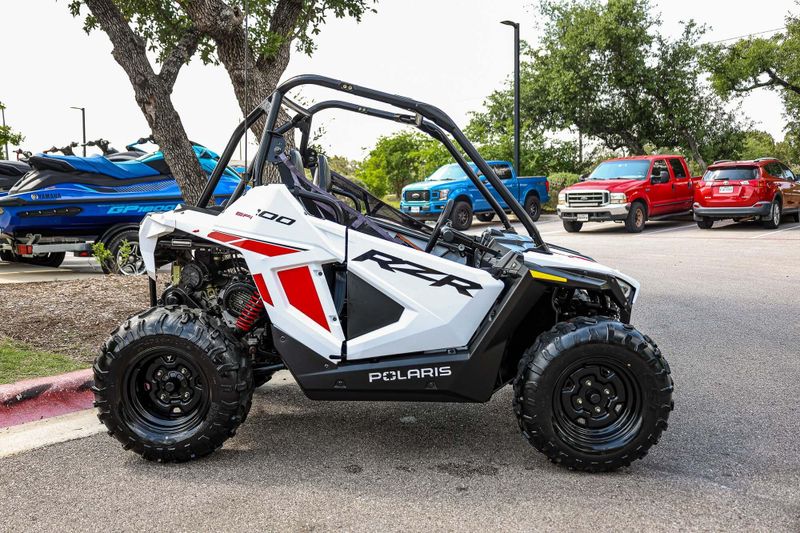 2022 Polaris RZR 200 EFI  WHITE LIGHTNING Image 16