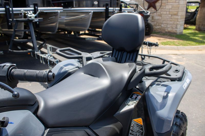 NEW 2026 CAN-AM OUTLANDER MAX DPS 700 Image 9