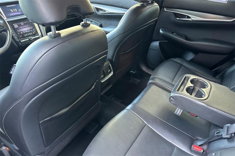 2022 Infiniti QX50 Luxe photo 12