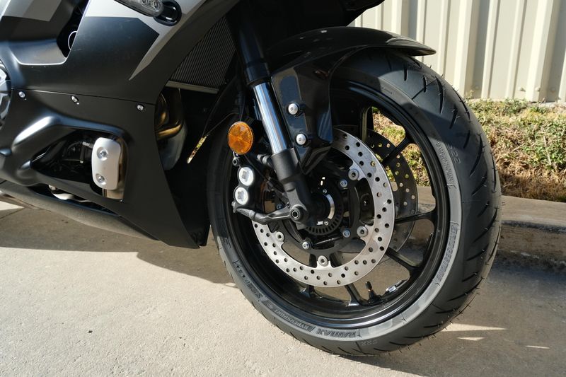 NEW 2025 YAMAHA YZFR7 Image 18