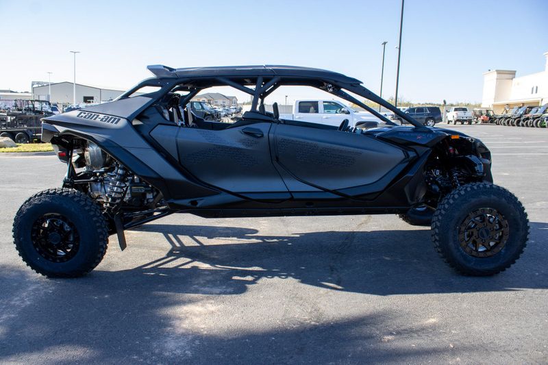 NEW 2026 CAN-AM MAVERICK R MAX X WITH SMARTSHOX 999T DCT Image 3