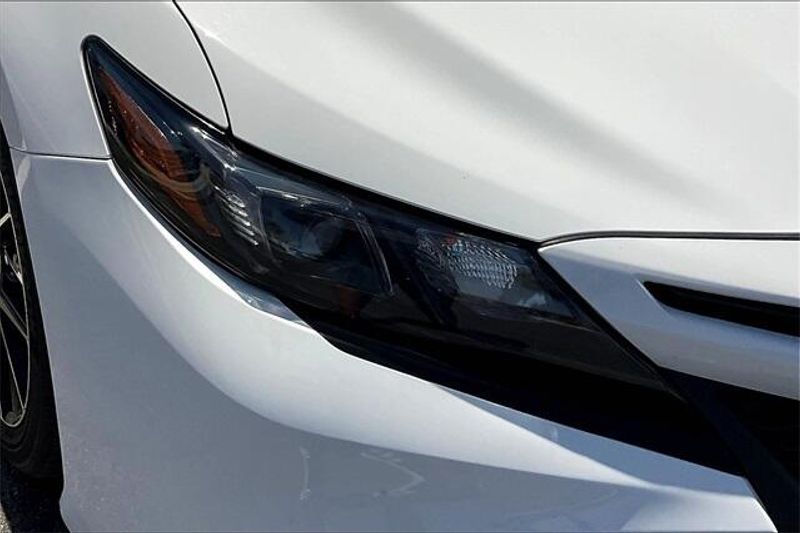 Used 2022 Toyota Camry SEImage 27