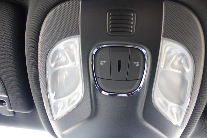 2025 Jeep Compass Latitude photo 17