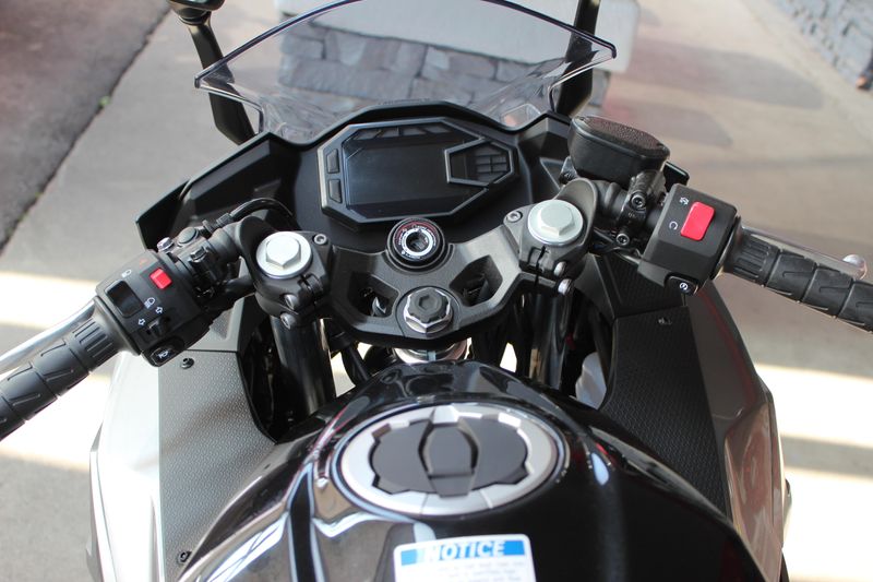 New 2025 Kawasaki NINJA 500 ABS Image 2