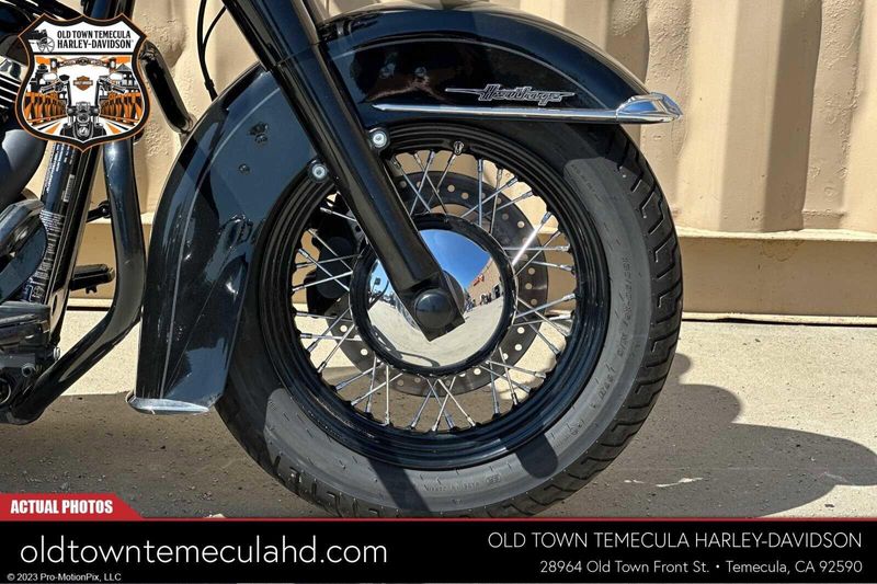 2018 Harley-Davidson Softail in a BLACK W/PINSTRIPE exterior color. BMW Motorcycles of Temecula – Southern California (951) 506-6903 bmwmotorcyclesoftemecula.com 