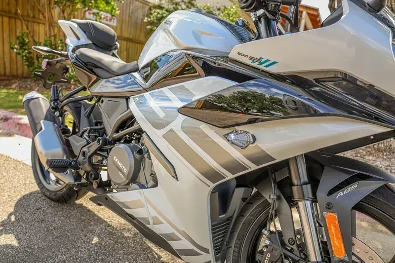 NEW 2026 CFMOTO 300SS Image 11