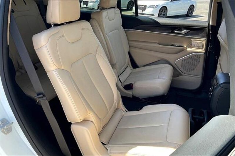 2021 Jeep Grand Cherokee L LimitedImage 26