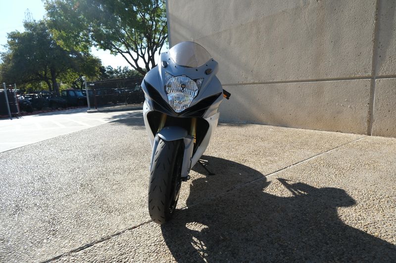 2022 Suzuki GSXR 750 GRAY AND WHITEImage 6