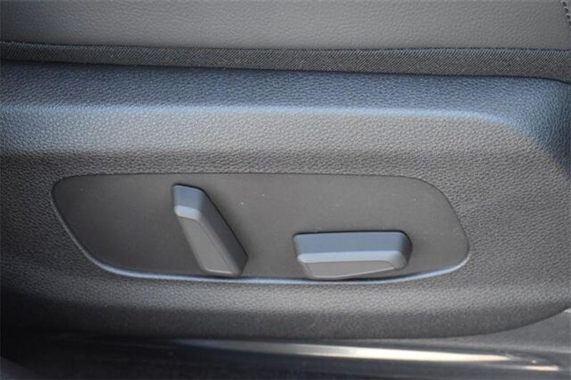 New 2026 Kia Carnival Hybrid SX PrestigeImage 13