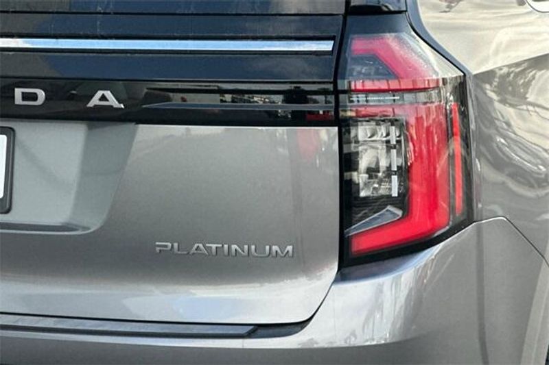 New 2025 Nissan Armada PlatinumImage 25