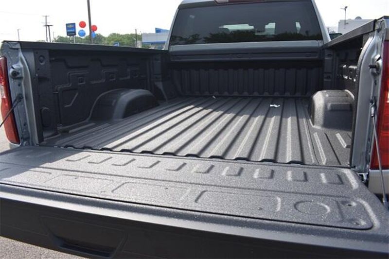 2025 Chevrolet Silverado 2500HD CustomImage 21