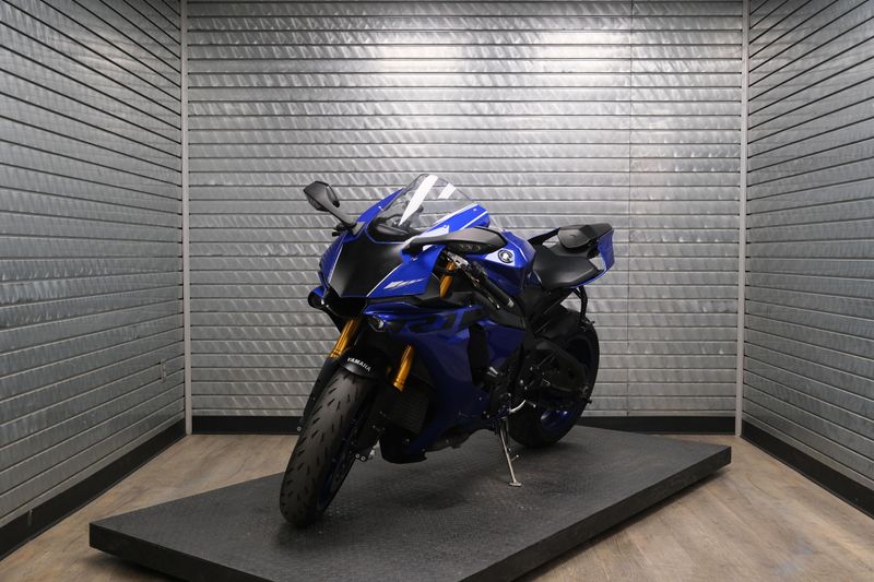 USED 2018 YAMAHA YZF-R1 Image 7