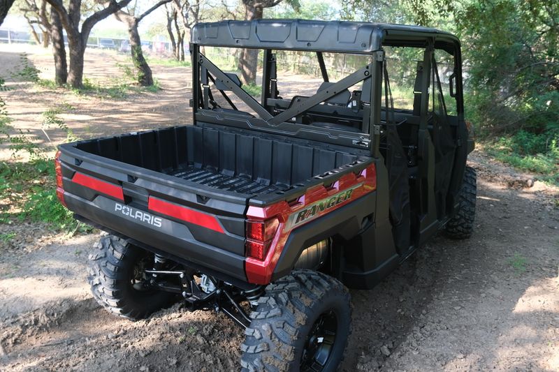 2025 Polaris RANGER CREW XP 1000 PREMIUM SUNSET RED Image 36