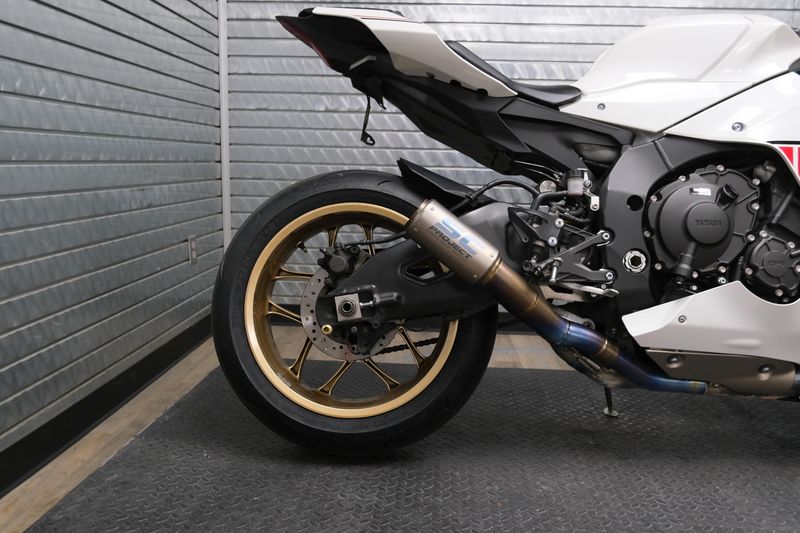 USED 2022 YAMAHA YZF-R1 Image 15