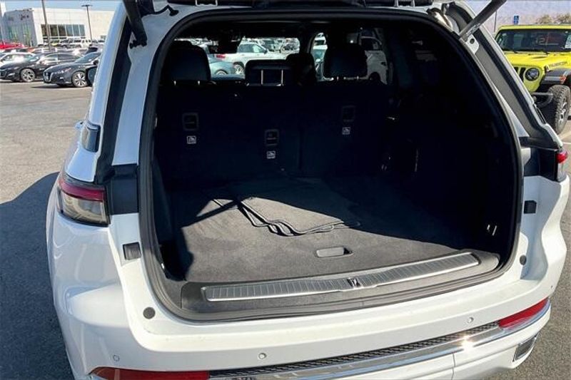 Used 2023 Jeep Grand Cherokee OverlandImage 34