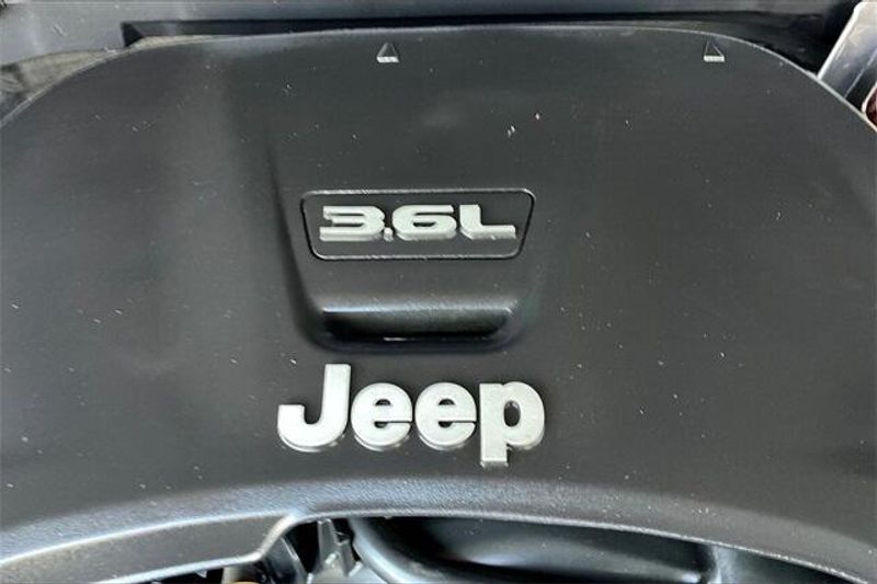 Used 2021 Jeep Wrangler Unlimited RubiconImage 32